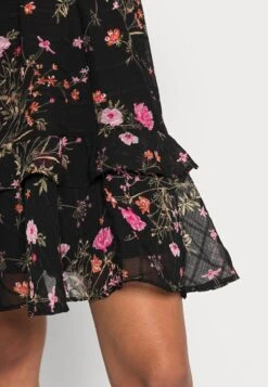 Vero Moda VMROSA SMOCK SKIRT - Minirock - Black/pink -Vero Moda Verkäufe db6bf1a6a9e74e5da10bd3be9e5d0cb6