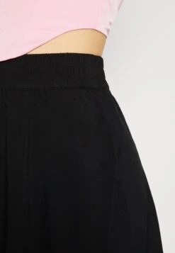 Vero Moda VMSIMPLY EASY SKATER SKIRT - Minirock - Black Solid -Vero Moda Verkäufe e29ddeac42f743d18f8cf92db5a49640