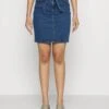 Vero Moda Petite VMCAMILLA SHORT PAPERBAG SKIRT - Maxirock - Medium Blue Denim