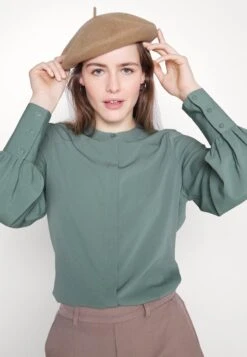 Vero Moda Tall VMOLGA - Hemdbluse - Lauren Wreath 9 Vero Moda Tall VMOLGA - Hemdbluse - Lauren Wreath -Vero Moda Verkäufe e79bc54619f245c491d9793d5a4d19e8