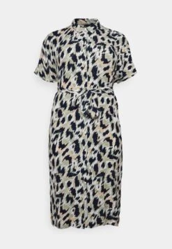 Vero Moda Curve VMMENNY CALF SHIRT DRESS - Freizeitkleid - Navy Blazer/mette 10 Vero Moda Curve VMMENNY CALF SHIRT DRESS - Freizeitkleid - Navy Blazer/mette -Vero Moda Verkäufe e7ea2de70af846e4bec86cf4b6971b97