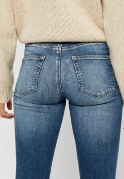 Vero Moda VMLUX NORMAL WAIST - Jeans Skinny Fit - Blue Denim 10 Vero Moda VMLUX NORMAL WAIST - Jeans Skinny Fit - Blue Denim -Vero Moda Verkäufe e8a522f36dae4a73a6657752d50ea2d3