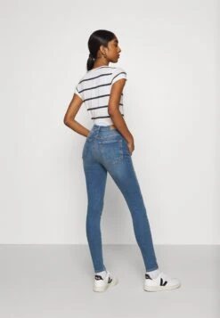 Vero Moda VMSOPHIA SCULPT - Jeans Skinny Fit - Light Blue Denim 8 Vero Moda VMSOPHIA SCULPT - Jeans Skinny Fit - Light Blue Denim -Vero Moda Verkäufe ec1a15e51dcf43d68470c6d7e769d675