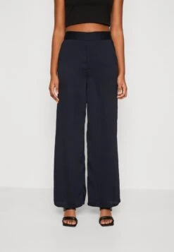 VMDARCY WIDE PANTS - Stoffhose - Salute