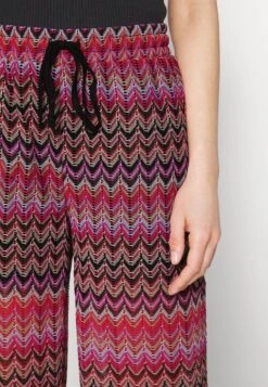 Vero Moda Petite VMDICTE WIDE PANT - Stoffhose - Bon Bon/navy/now -Vero Moda Verkäufe f4b24769e7794e1786a10ebf84752c61