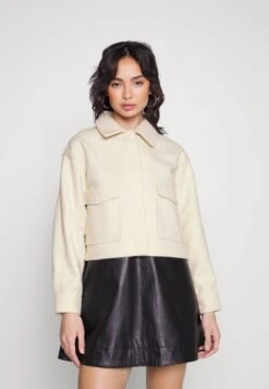 Vero Moda Petite VMMEGAN SHORT JACKET BOOS - Leichte Jacke - Birch