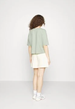 Vero Moda Tall VMJESMILO - Bluse - Reseda -Vero Moda Verkäufe f9f371e6080c4b08964fba1ee50adbef