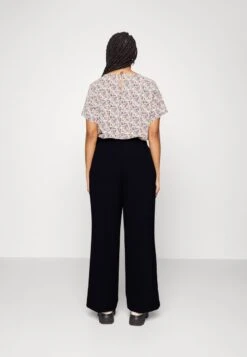 Vero Moda Curve VMSADIASUI WIDE SOLID PANT - Stoffhose - Black 8 Vero Moda Curve VMSADIASUI WIDE SOLID PANT - Stoffhose - Black -Vero Moda Verkäufe fb2b6d2dd8a541cc9cb1503d19ff2bb6