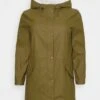 Vero Moda Curve VMSHADYSOFINE COATED JACKET - Regenjacke / Wasserabweisende Jacke - Dark Olive
