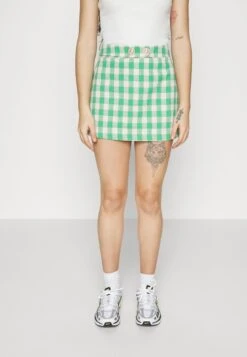 Vero Moda Petite MINI SKIRT - Minirock - Bright Green/birch