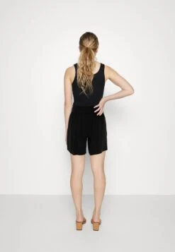 Vero Moda VMEASY - Shorts - Black Solid -Vero Moda Verkäufe fd29f4a9ddce49d882c750330529769e