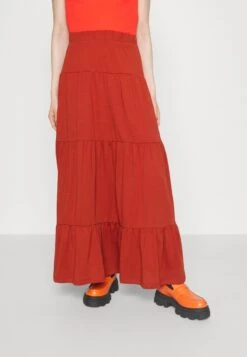 Vero Moda Petite VMMIA SKIRT - Maxirock - Red