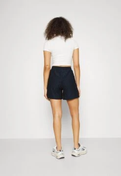 Vero Moda Tall VMULRIKKE BRODERIEANGLAIS - Shorts - Navy Blazer 8 Vero Moda Tall VMULRIKKE BRODERIEANGLAIS - Shorts - Navy Blazer -Vero Moda Verkäufe fd6473d0b0bb4da2b78aac711cfc623e